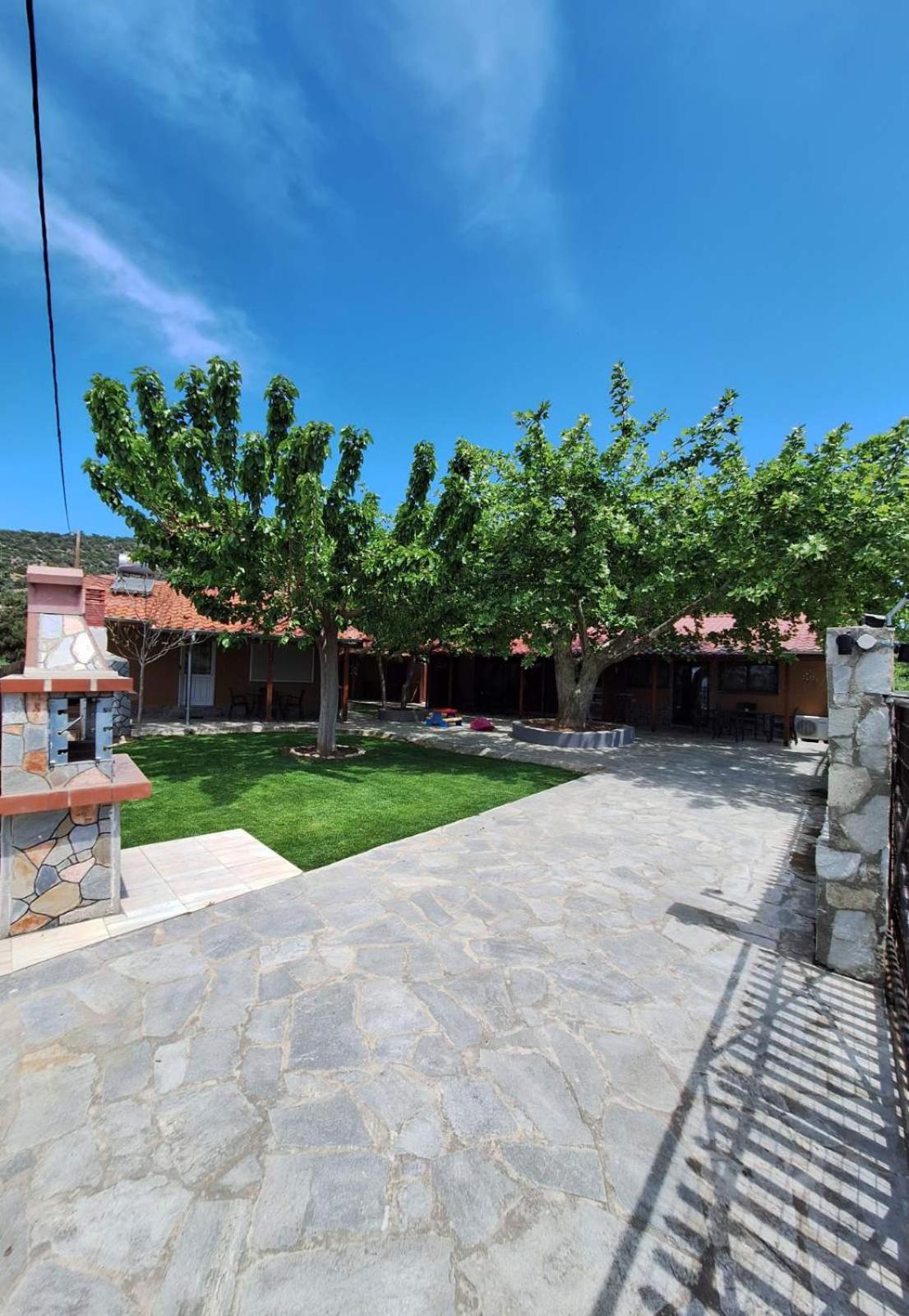 Platanes Apartments Skala Marion Exterior photo