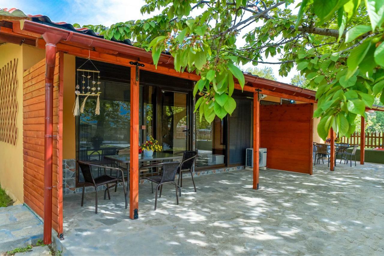 Platanes Apartments Skala Marion Exterior photo